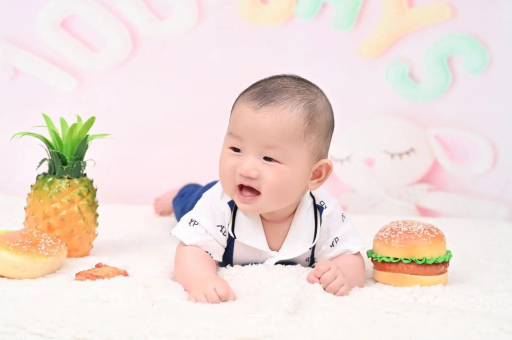 沧州宝宝多久抬头